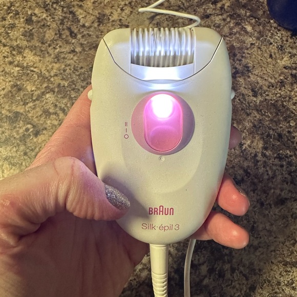 Braun Silk-épil 3 Epilator - White and Pink - Picture 4 of 4